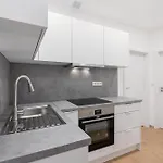 Cozy & Spacious For 5 Guests In Apartamento *