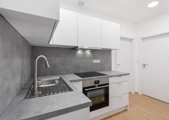Cozy & Spacious For 5 Guests In Appartement *