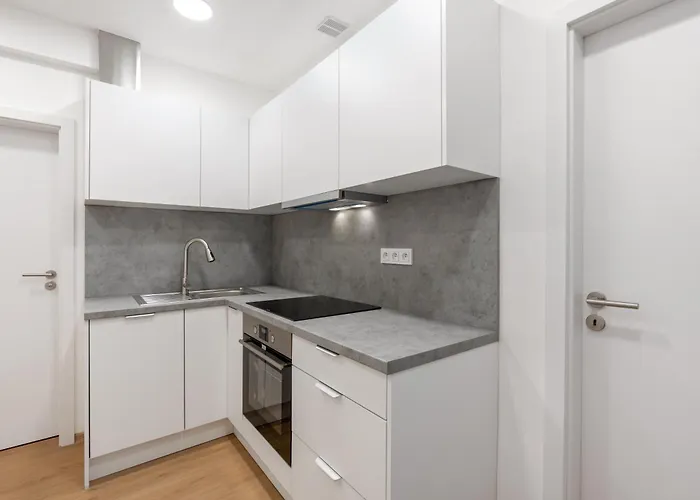 Appartement Cozy & Spacious For 5 Guests In *