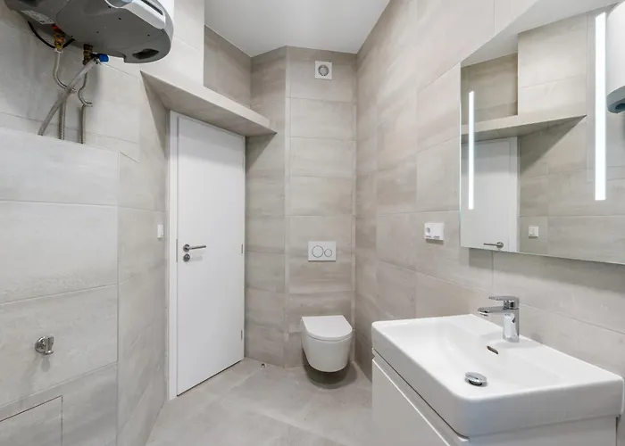 Cozy & Spacious For 5 Guests In *