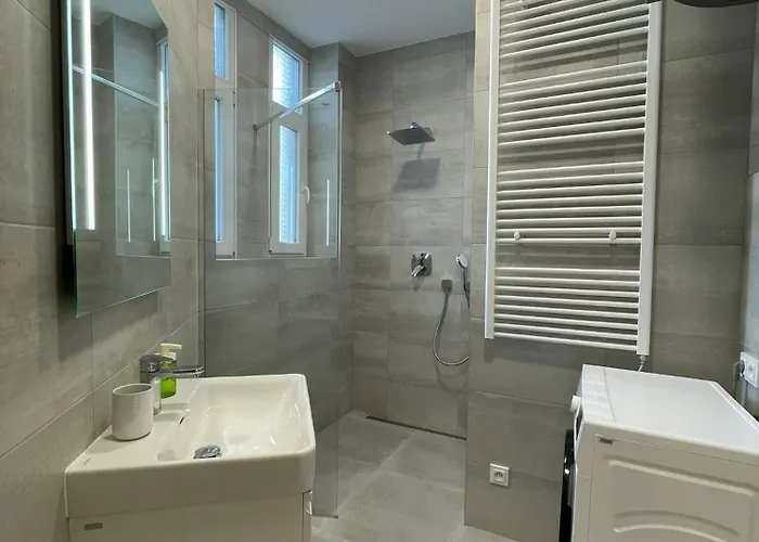 Cozy & Spacious For 5 Guests In