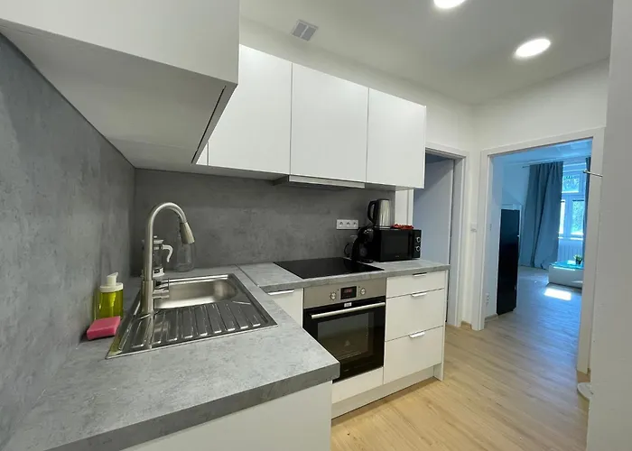 Appartement Cozy & Spacious For 5 Guests In Praag